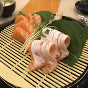 sashimi cá hồi - bụng cá hồi