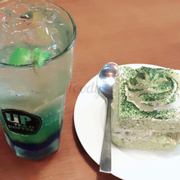 Soda deepblue và bánh trà xanh