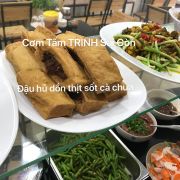Các món ăn của quán Cơm Tấm TRINH Sài Gòn, rau củ đều rất tươi xanh rất hấp dẫn, chất lượng như nhà hàng, nhưng giá thì rất hạt dẻ😊 Mọi người hãy đến thưởng thức hương vị Sài Gòn ngay giữa lòng tp ĐÀ NẴNG ☺️