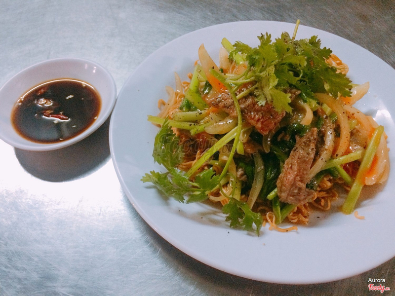 Fried beef noodles