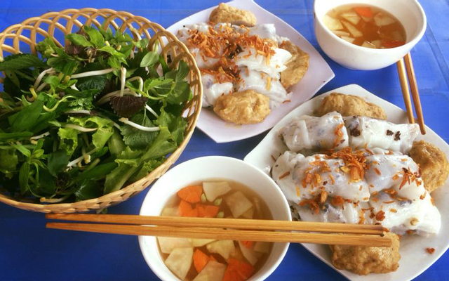 Gà Tần, Bánh Cuốn & Trứng Vịt Lộn - Phạm Hồng Thái