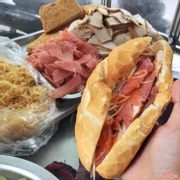 bánh mì pate chả