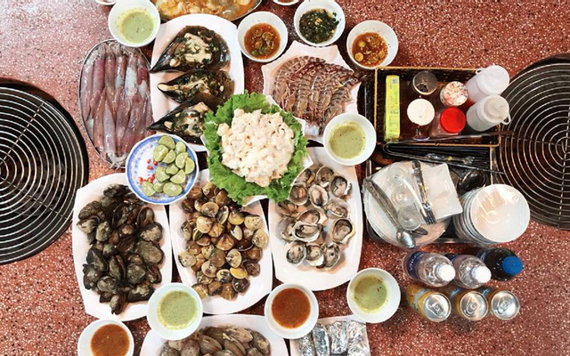 Các món hải sản nổi tiếng tại các nhà hàng buffet ở Nam Định?
