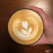 Ly latte có tâm nhất hệ mặt trời của anh chủ qán 