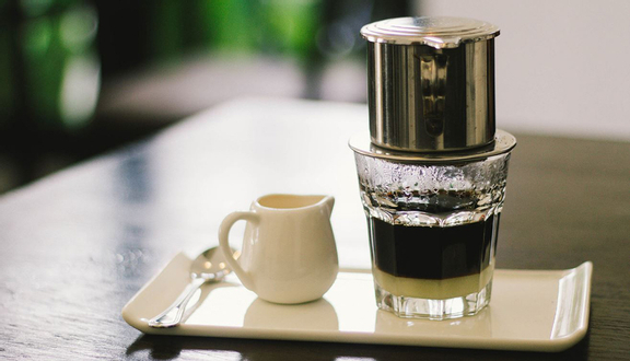 Vui Coffee: Hãy thưởng thức một tách cà phê Vui mang đến cho bạn cảm giác vui tươi và thoải mái như đang ngồi cùng bạn bè thân thiết. Ảnh đính kèm sẽ khiến bạn không thể chối từ một ly cà phê thơm ngon này.