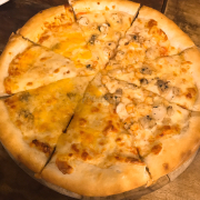 bánh pizza 4chese vs hải sản (170k)