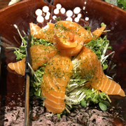 salad cá hồi rau mầm