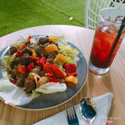 ChopSteak Big 250.000₫ Bò lúc lắc + ăn cùng kimchi + cơm . ❤️❤️Món ăn người hàn quốc làm