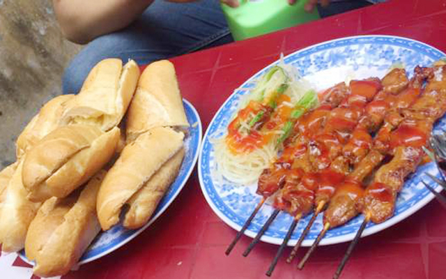 A Tùng - Bánh Mì Bò Nướng Bơ Cambodia - Lê Hồng Phong