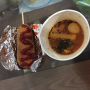 Tokbokki & hot dog xúc xích phô mai