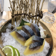 sashimi cá trích ép trứng