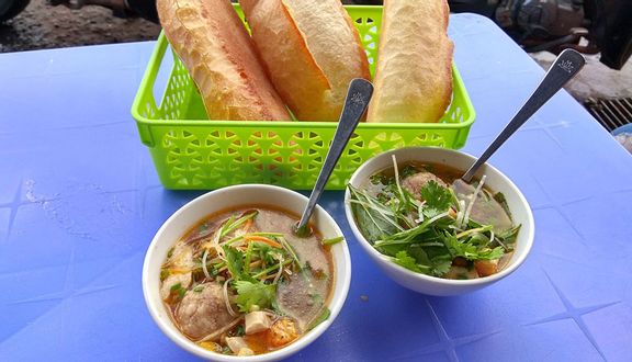 Bánh Mì Xíu Mại Chén - Nguyễn Văn Cừ