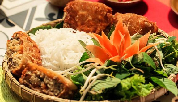 Gấc Restaurant - Asian Food