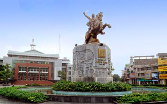 Tượng Đài Hoàng Đế Quang Trung