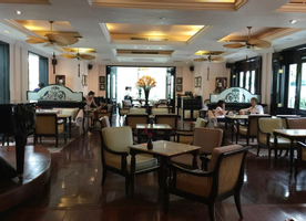 Le Club Bar - Sofitel Legend Metropole Hanoi