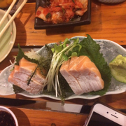 Sashimi bụng cá hồi béo thơm ngon ngất ngây