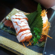 sashimi lườn cá hồi
