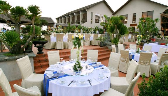 Court Yard - Palm Garden Resort