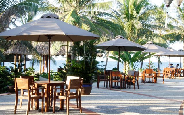 Colibri Restaurant - Palm Garden Resort