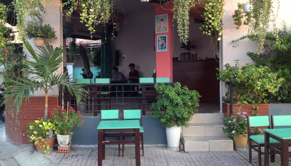 New Town Cafe - Phạm Văn Đồng