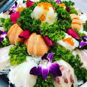 Set sashimi full món ,tặng kèm 14 món ăn phụ khi gọi set Sashimi cao cấp.
