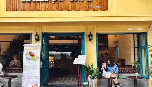 Hanoi Cafe - Văn Miếu