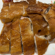  Vịt quay Da giòn khi ăn nóng, vị thịt thấm mùi Sa khương và Trần Bì, y hệt ở Hongkong