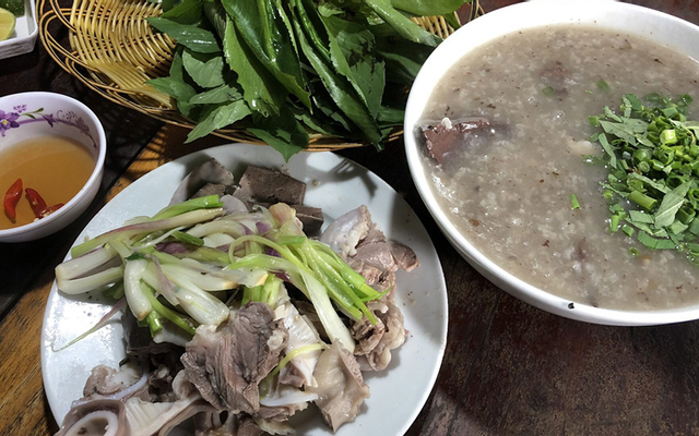 Thái Cầu 14 - Cháo Lòng & Tiết Canh