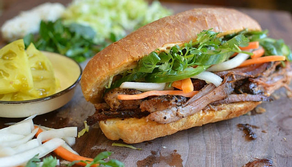 Bami Hut - Bánh Mì Bò Sốt Tiêu, Phô Mai - Nguyễn Tuân