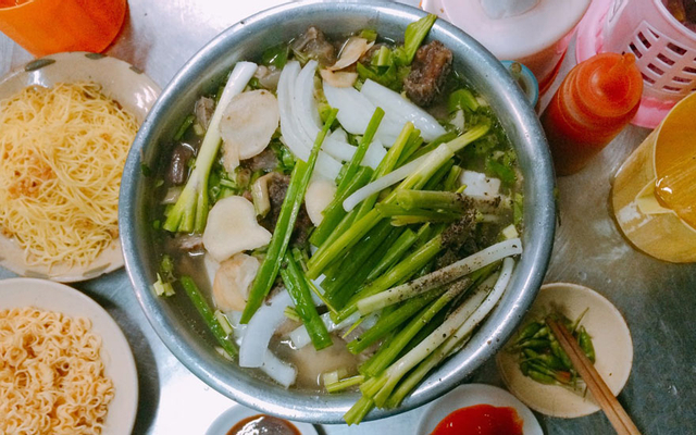 Lẩu gà Sài Gòn ở quận Tân Bình được đánh giá như thế nào?
