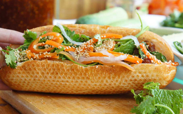 Ngọc Ánh - Bánh Mì Hà Nội - Nguyễn Hữu Cầu