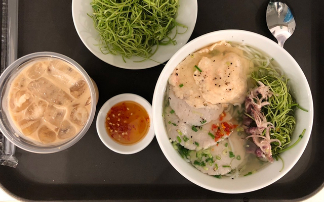 Noodle And Tea - Tạ Quang Bửu