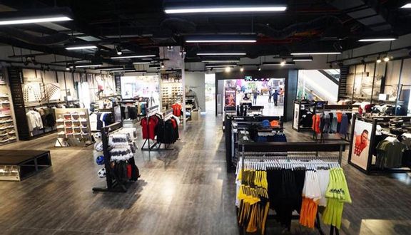 Adidas - Vạn Hạnh Mall