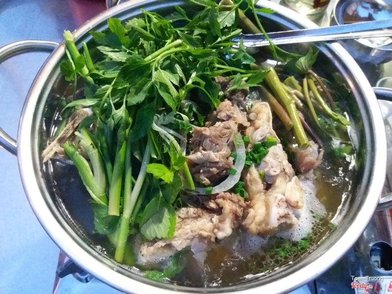 Lẩu tại quán