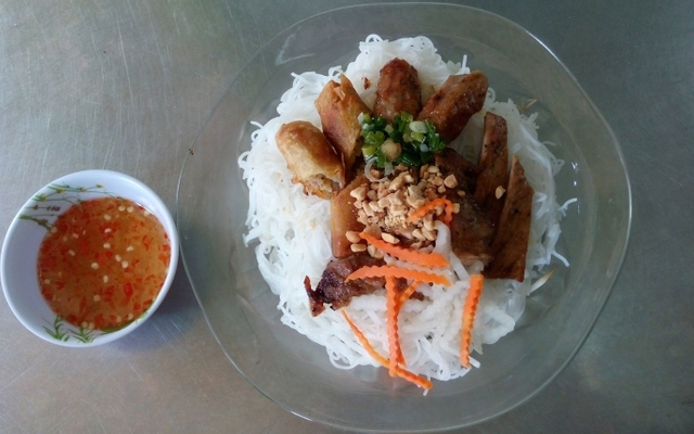 Bún Thịt Nướng - 165 Nguyễn Văn Cừ