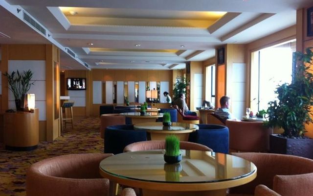 Lobby Lounge - Renaissance Riverside Hotel
