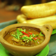 Cà-Ri Dê Tươi Ninh Thuận hương vị Ấn ăn kèm bánh mì