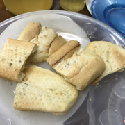 Ăn cũng khá ngon nhưng lúc gọi bánh mì thì 1 đĩa kiến,gọi đĩa khác thì bánh mì mốc 🤧🤧🤧 nchung hơi thất vọng
