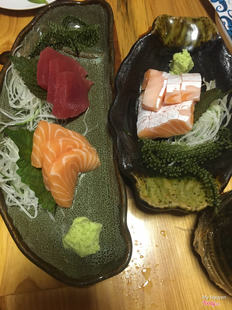 Sashimi cá hồi, cá ngừ và bụng cá hồi