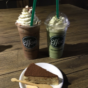 28/5/2016 Matcha Iced Blended size L 65k, Mocha Iced 40k + Extra whipping cream 5k, Tiramisu cake 30k (đang có combo nên đc free), Phí ngồi lại thêm 5k