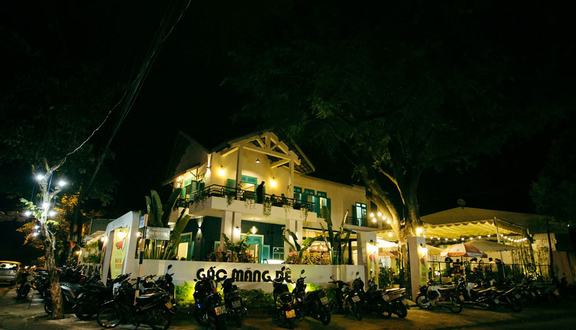 Gác Măng Rê Café & Restaurant 