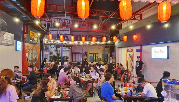 Bên Hông Chợ Lớn - Food & Drink