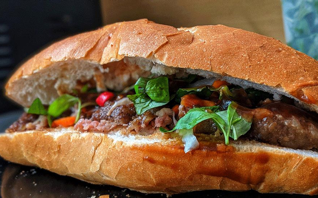 Phong Nhân - Bánh Mì Thịt Nướng