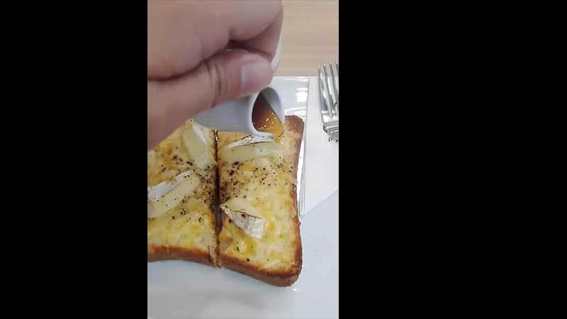 Honey Cheese Toast không ngon