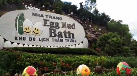 100 Egg Theme Park (Khu Du Lịch Trăm Trứng)
