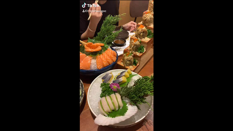 Naked Sushi & Sashimi