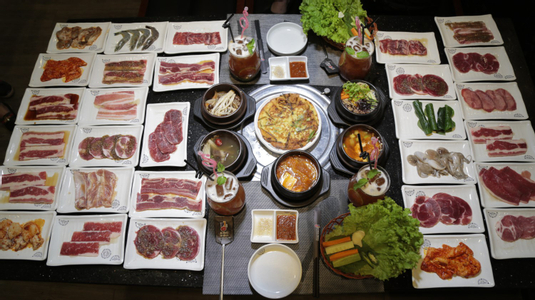 Thưởng thức buffet thịt nướng nổi tiếng Hàn Quốc đêm Giáng sinh