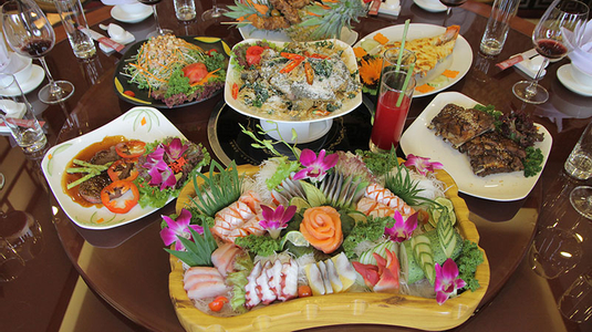 Ra mắt nhà hàng buffet hoành tráng bậc nhất Đà thành